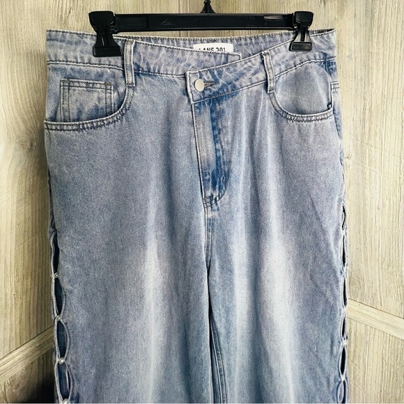 Lane 201 High Waisted Pearl Embellished Jeans - Picture 4 of 7